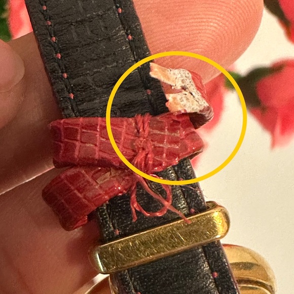 🔥🌟 AUTHENTIC 🌟🔥 FENDI Watch 640L 23mm Women's
Whites X Reds (PRE OWNED) - Picture 5 of 12